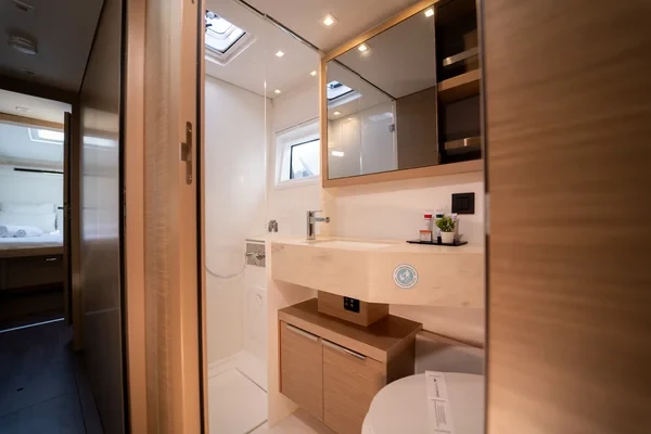 Lagoon 46 - Boatscribe.com