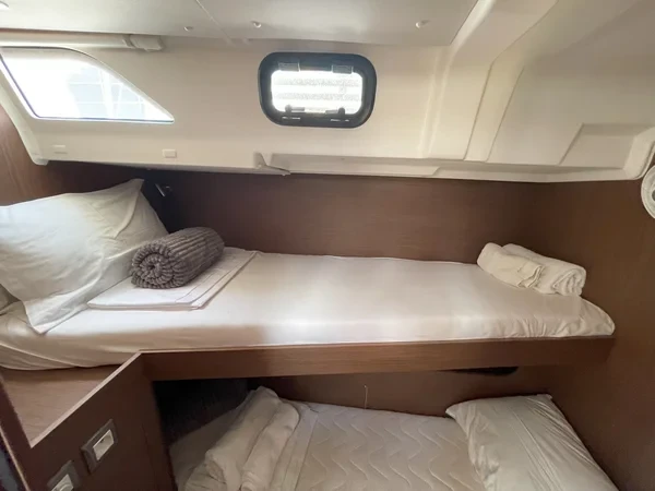 Oceanis 51.1 - Boatscribe.com
