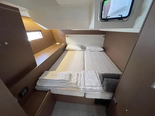 Oceanis 51.1 - Boatscribe.com