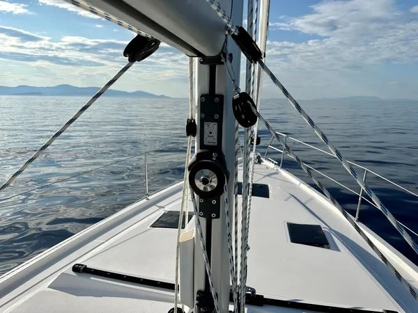 Bavaria C42 - Boatscribe.com