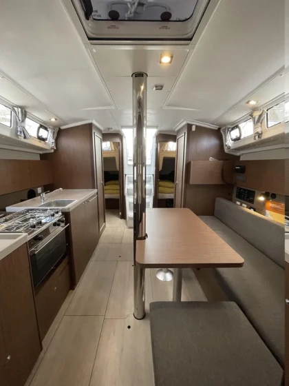 Oceanis 38.1 - Boatscribe.com