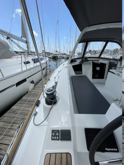 Oceanis 38.1 - Boatscribe.com