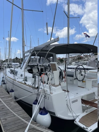 Oceanis 38.1 - Boatscribe.com