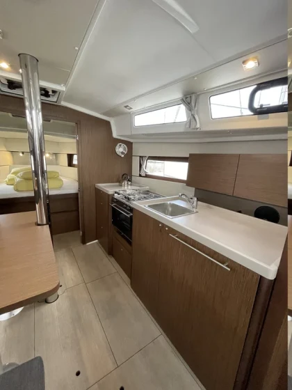 Oceanis 38.1 - Boatscribe.com
