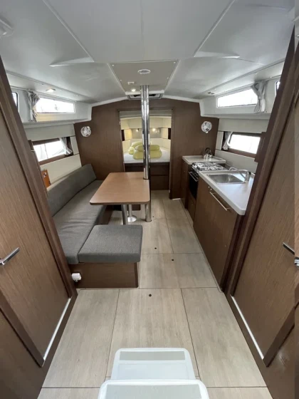 Oceanis 38.1 - Boatscribe.com