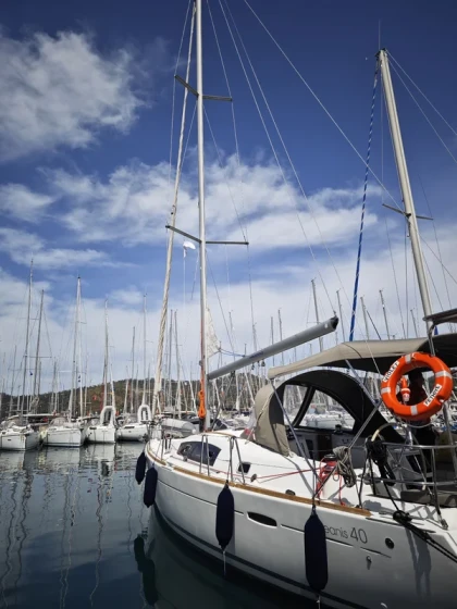 Oceanis 40 - Boatscribe.com