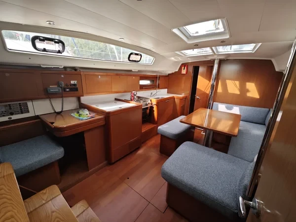 Oceanis 40 - Boatscribe.com
