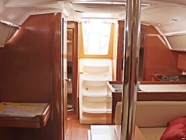 Oceanis 34 - Boatscribe.com