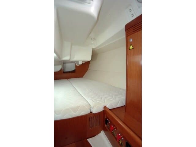 Oceanis 34 - Boatscribe.com