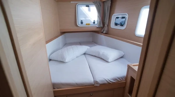 Lagoon 39 - Boatscribe.com
