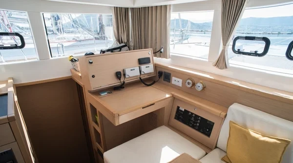 Lagoon 39 - Boatscribe.com