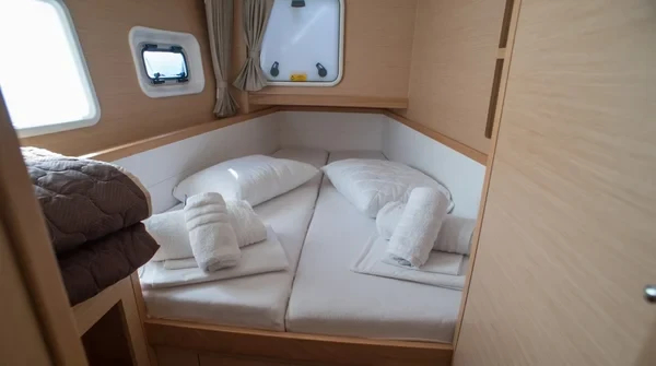 Lagoon 39 - Boatscribe.com