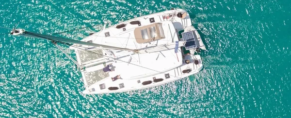 Lagoon 39 - Boatscribe.com
