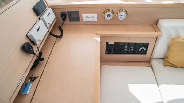 Lagoon 39 - Boatscribe.com