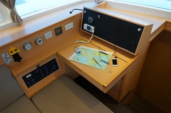 Lagoon 400 S2 - Boatscribe.com