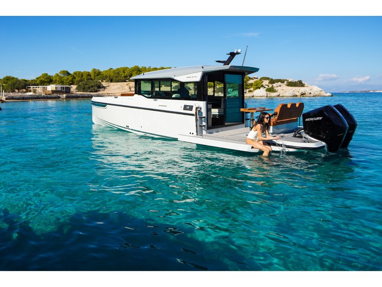 Saxdor 320 GTO - Boatscribe.com