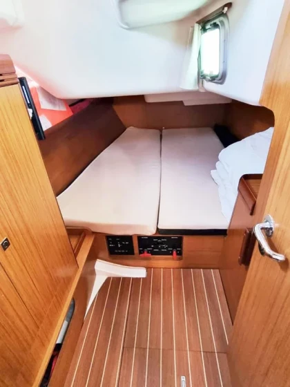 Sun Odyssey 42i - Boatscribe.com