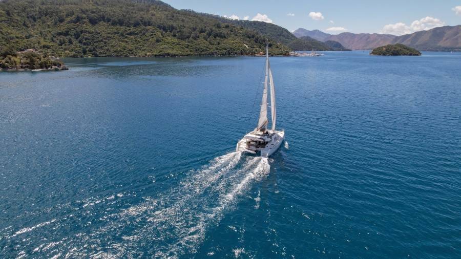 Lagoon 450 - Boatscribe.com