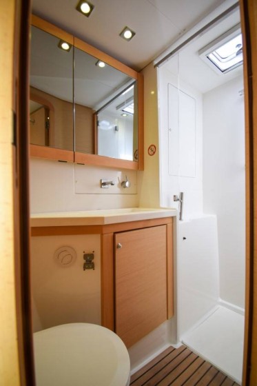 Lagoon 450 - Boatscribe.com