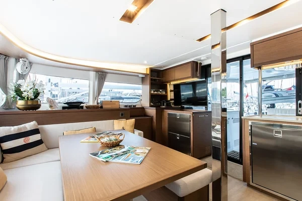 Lagoon 46 - Boatscribe.com