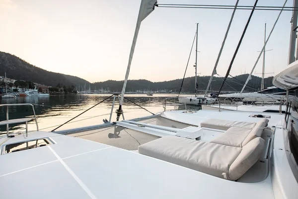 Lagoon 46 - Boatscribe.com