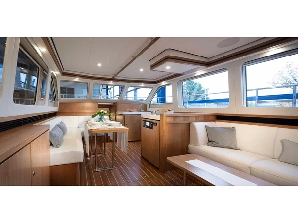 Grand Sturdy 450 Variotop - Boatscribe.com