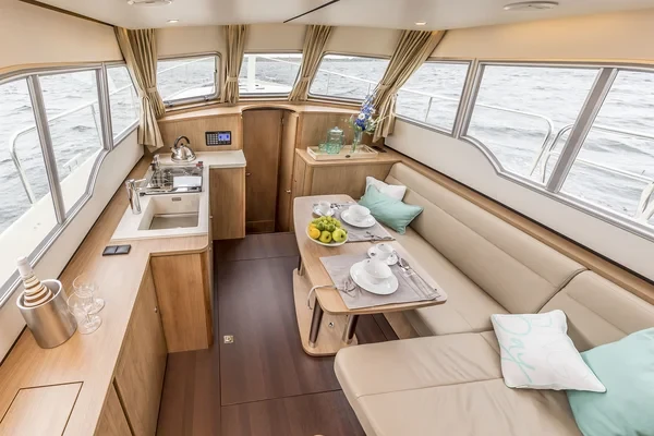 Grand Sturdy 30 - Boatscribe.com