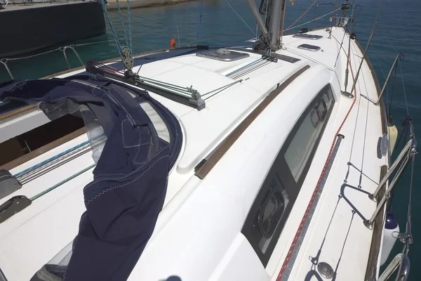 Oceanis 43 - Boatscribe.com