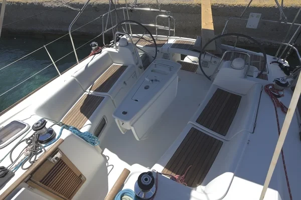 Oceanis 43 - Boatscribe.com