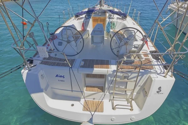 Oceanis 43 - Boatscribe.com