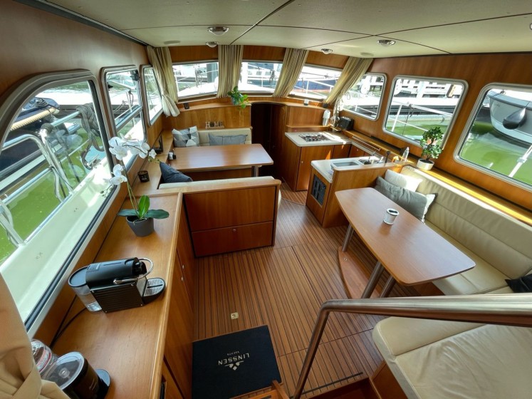 Grand Sturdy 40.9 AC - Boatscribe.com