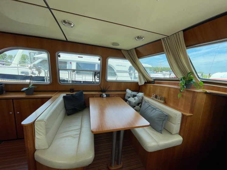 Grand Sturdy 40.9 AC - Boatscribe.com