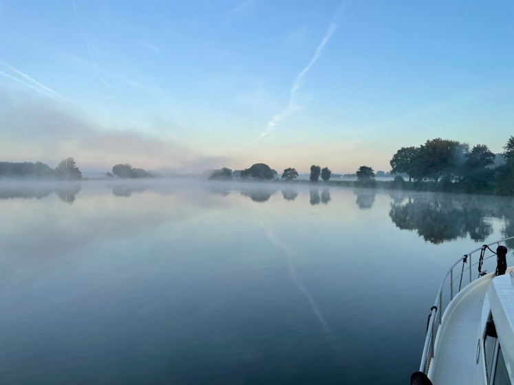 Grand Sturdy 40.9 AC - Boatscribe.com