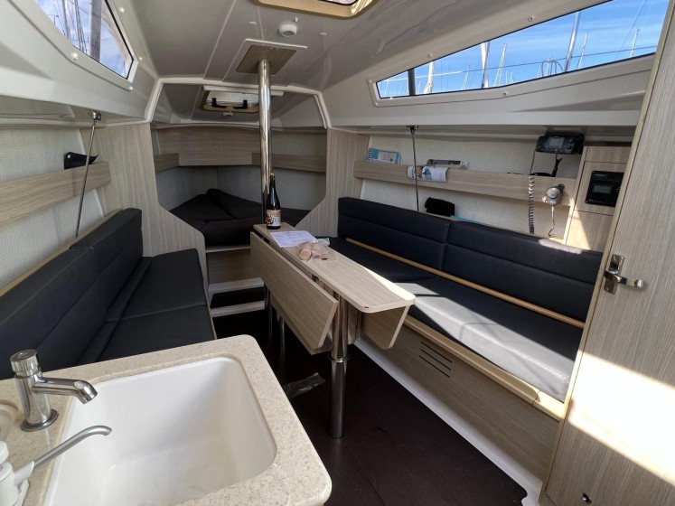 Maxus 26 Standard - Boatscribe.com