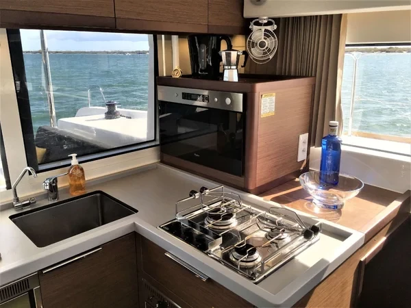 Lagoon 40 - Boatscribe.com