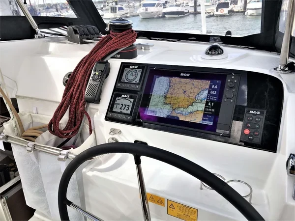 Lagoon 40 - Boatscribe.com