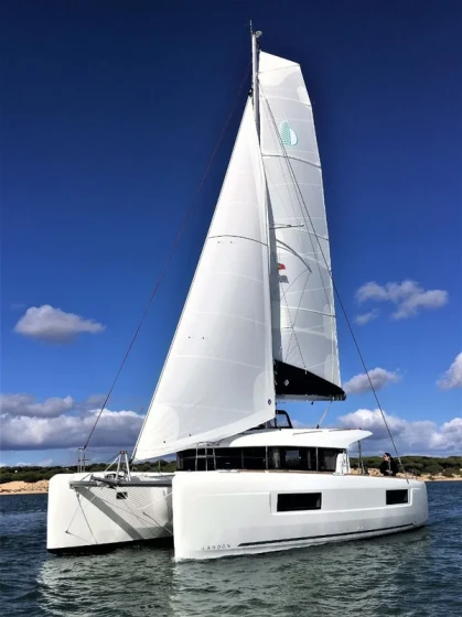 Lagoon 40 - Boatscribe.com