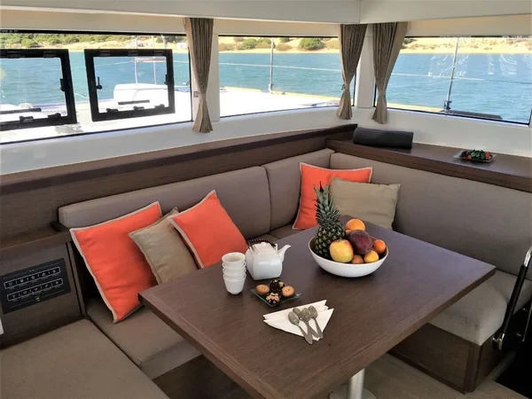 Lagoon 40 - Boatscribe.com