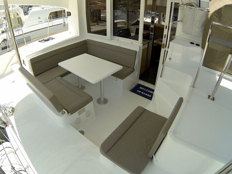 Lagoon 39 - Boatscribe.com