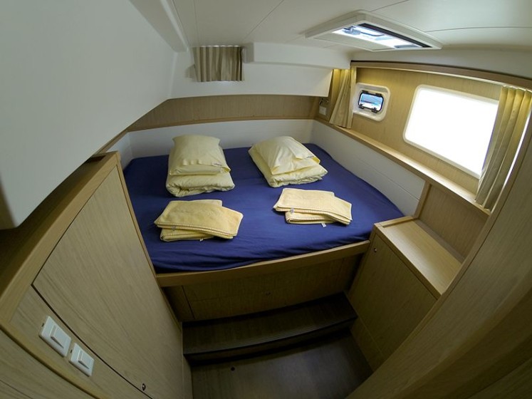 Lagoon 39 - Boatscribe.com