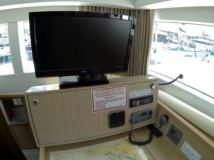 Lagoon 39 - Boatscribe.com