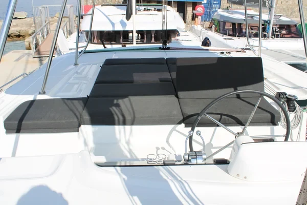 Lagoon 46 - Boatscribe.com