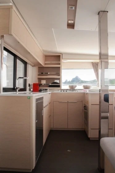 Lagoon 46 - Boatscribe.com