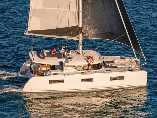 Lagoon 46 - Boatscribe.com