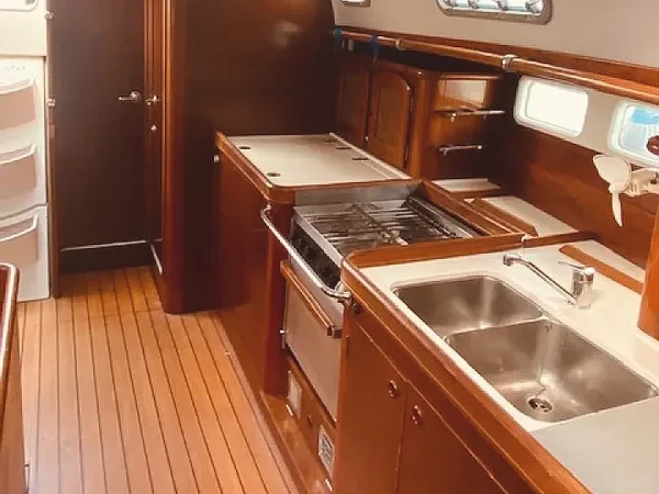 Oceanis 46.1 - Boatscribe.com