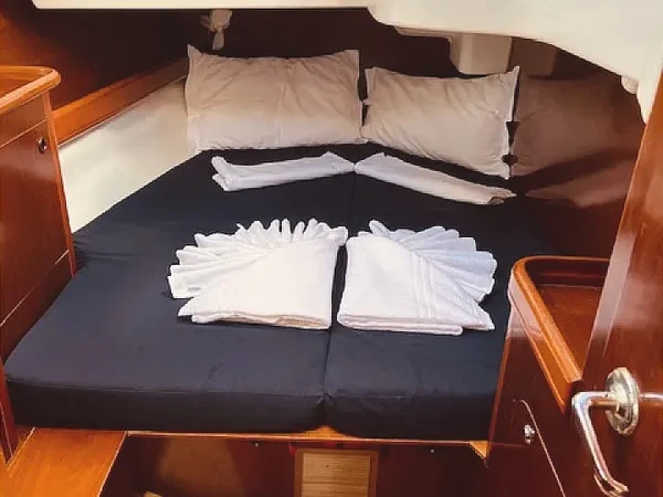 Oceanis 46.1 - Boatscribe.com