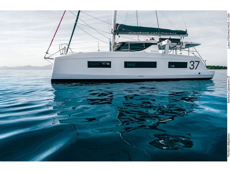 Aventura 37 - Boatscribe.com