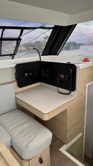 Aventura 37 - Boatscribe.com