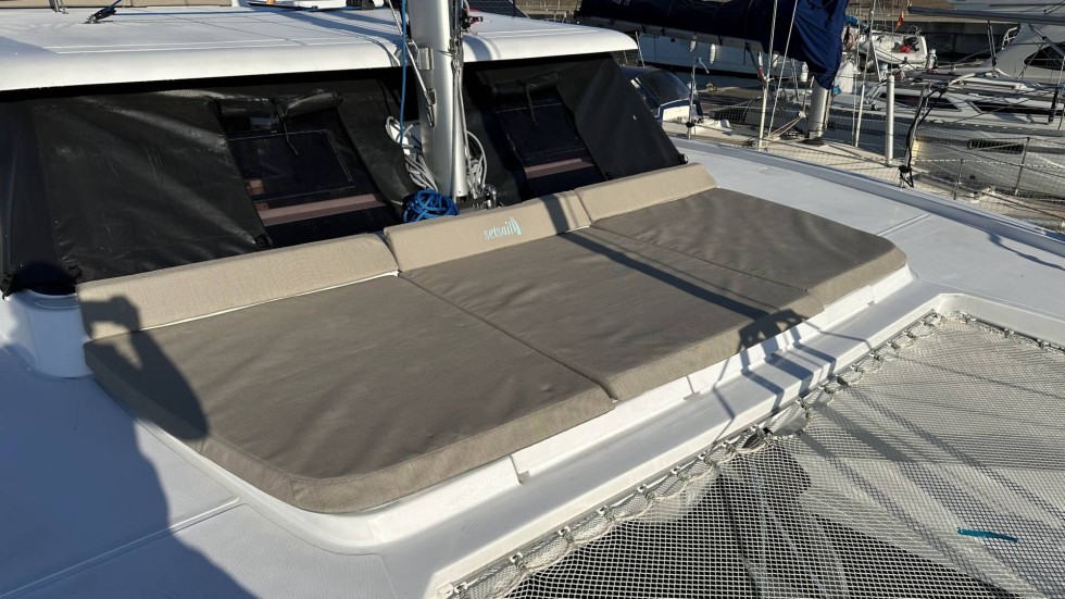 Aventura 37 - Boatscribe.com