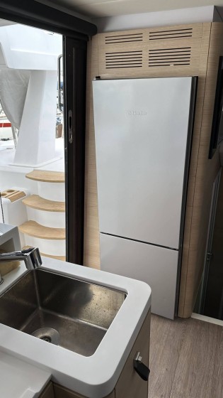 Aventura 37 - Boatscribe.com